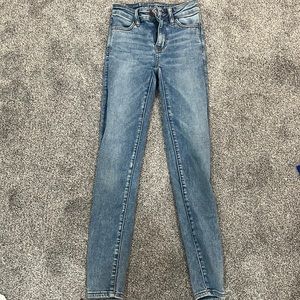 Selling this pair of jeans because i grew out of them